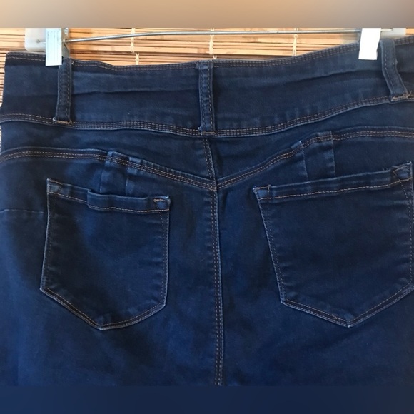 Wax Jean Butt I Love You Cuffed Capri Jeans Junior Size 13 - Picture 6 of 8